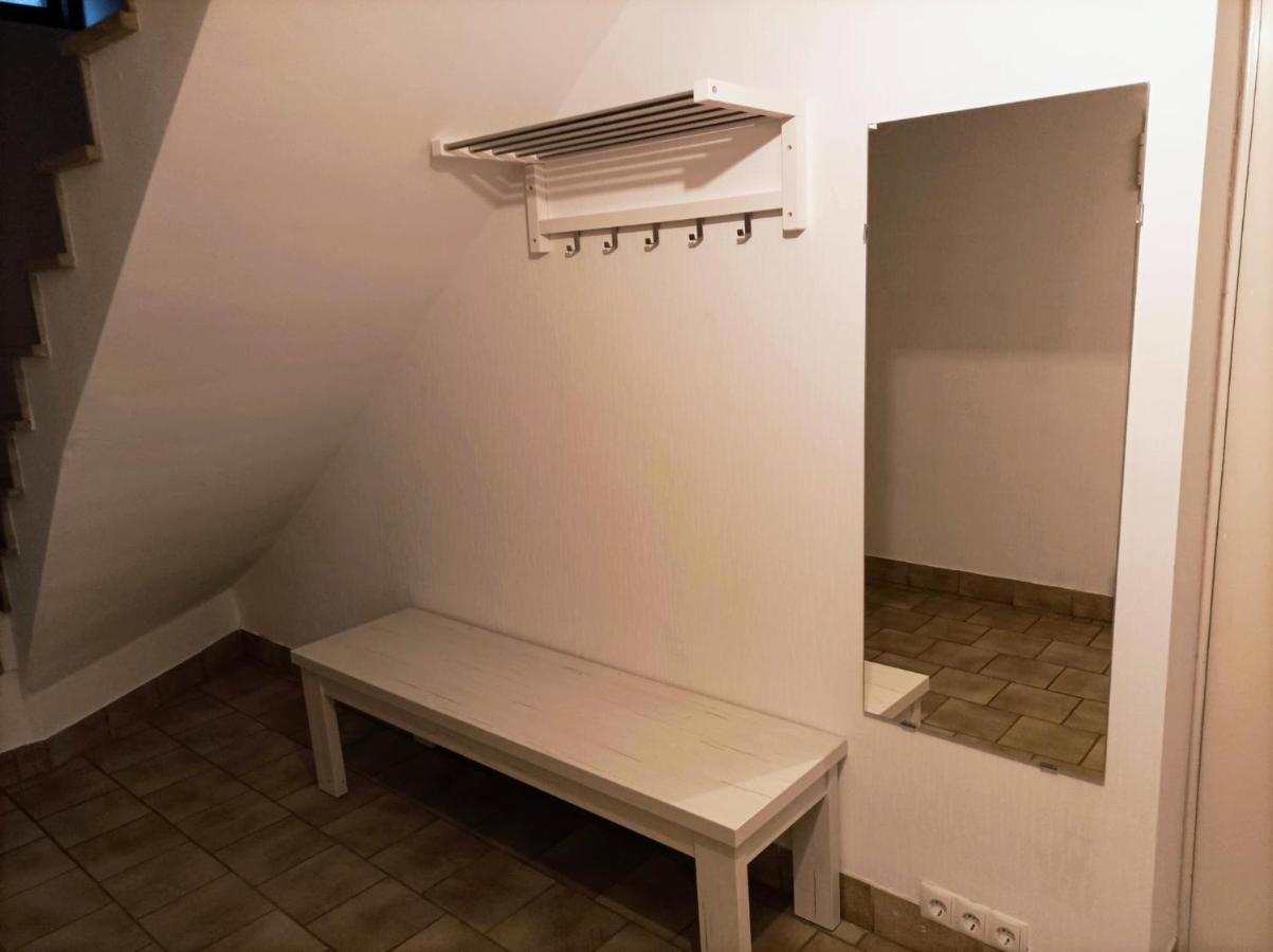 Kleine Ferienwohnung Mit Terrasse Am Waldrand เชอเนา ภายนอก รูปภาพ